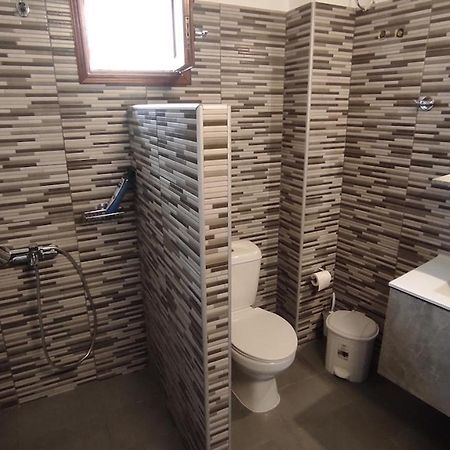 אמרינתוס Cosy Apartment In Relaxed Neighbourhood מראה חיצוני תמונה