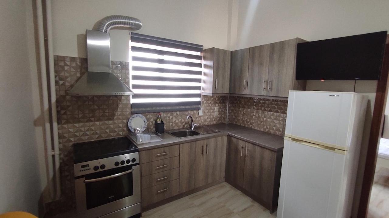 אמרינתוס Cosy Apartment In Relaxed Neighbourhood מראה חיצוני תמונה